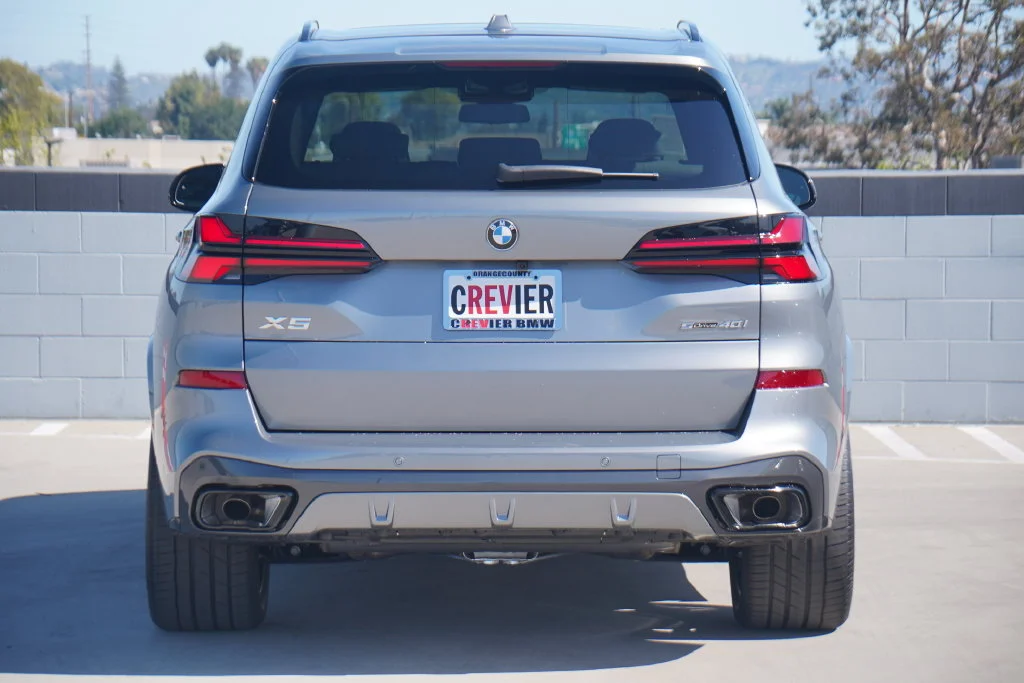 Used 2026 Gray BMW sDrive40i image 6