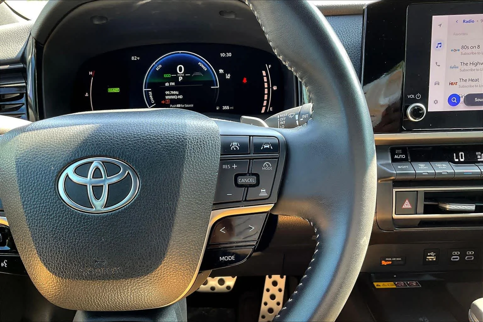 Used 2025 Ice Cap Toyota SE image 25