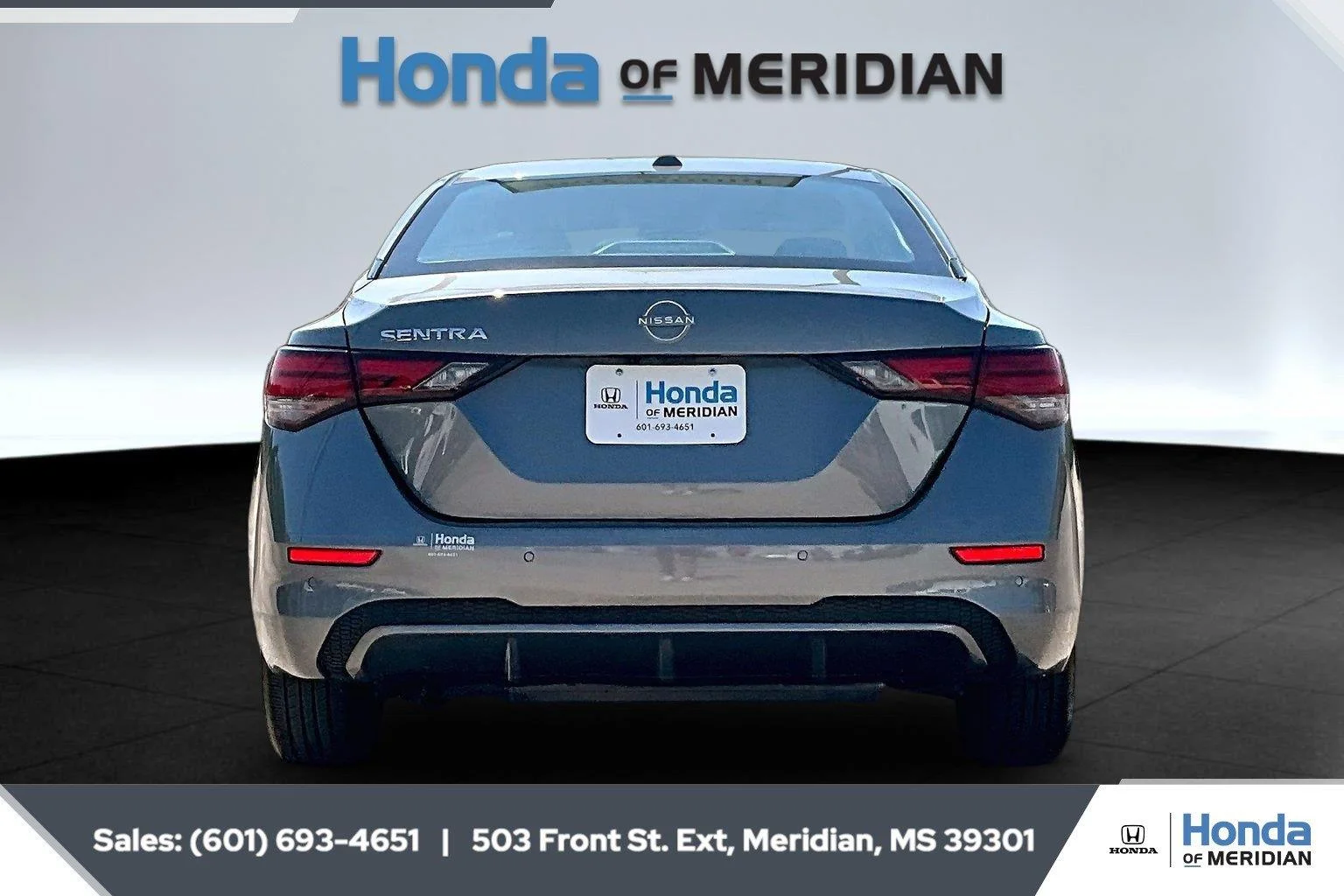 Used 2025 Gun Metallic Nissan SV image 4
