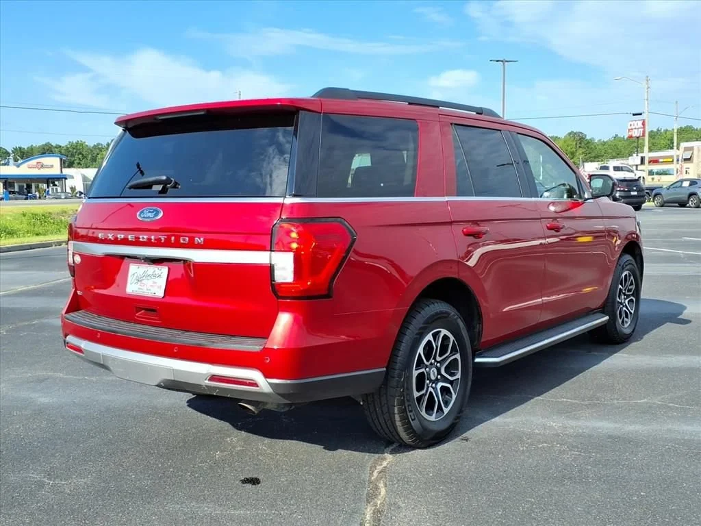 Used 2022 Red Ford XLT image 18