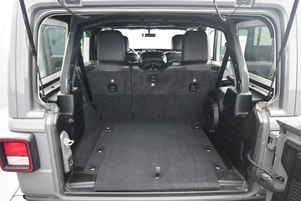 Used 2021 Gray Jeep Unlimited Sahara Altitude image 44