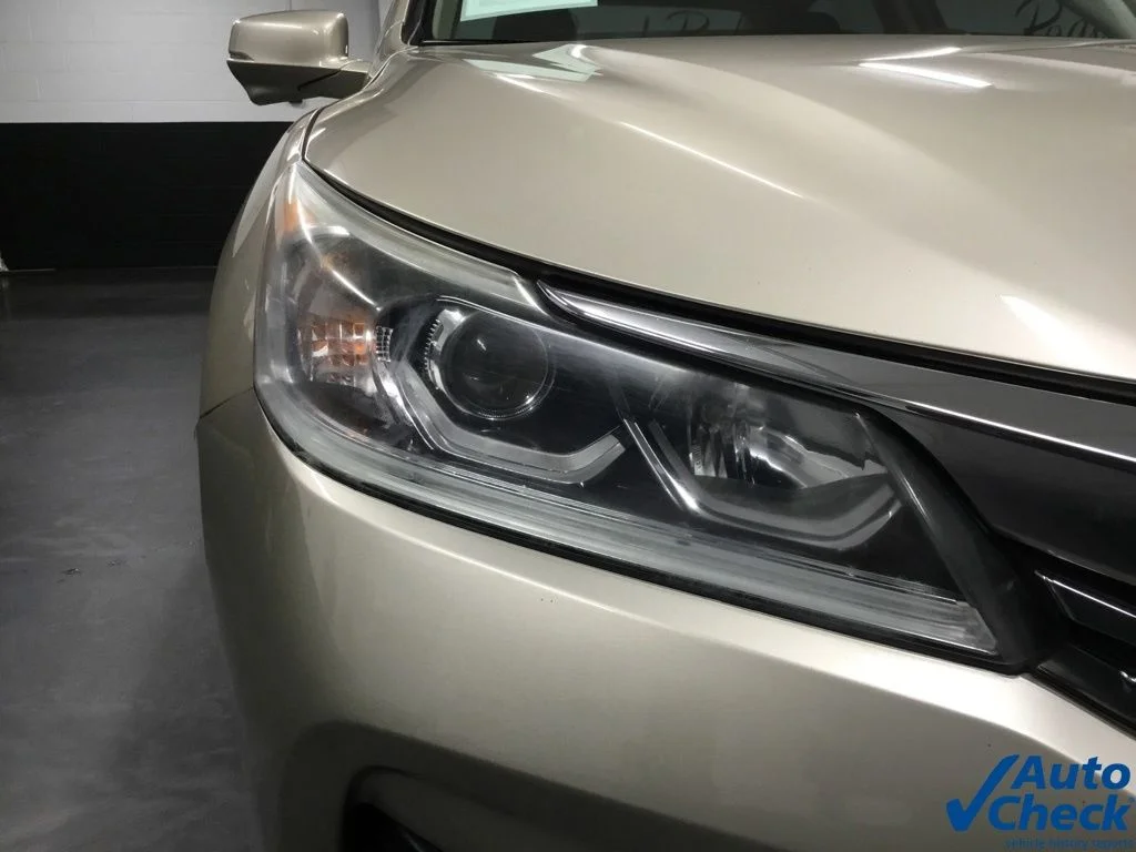 Used 2017 Beige Honda EX-L image 16
