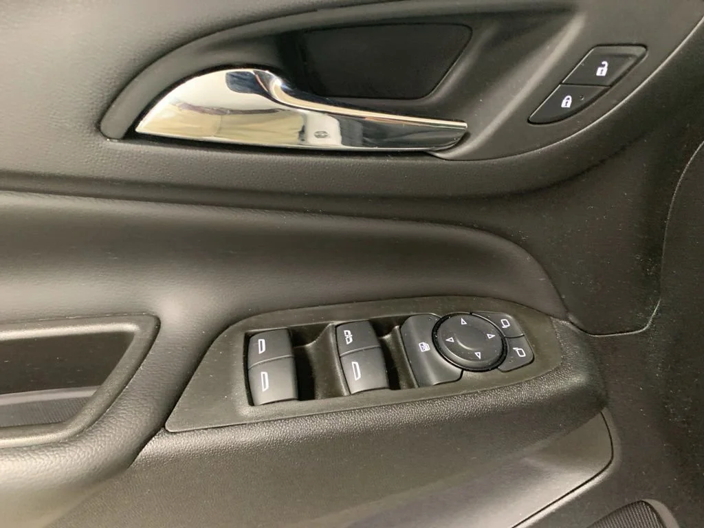2023 Chevrolet Equinox LT - Photo 24