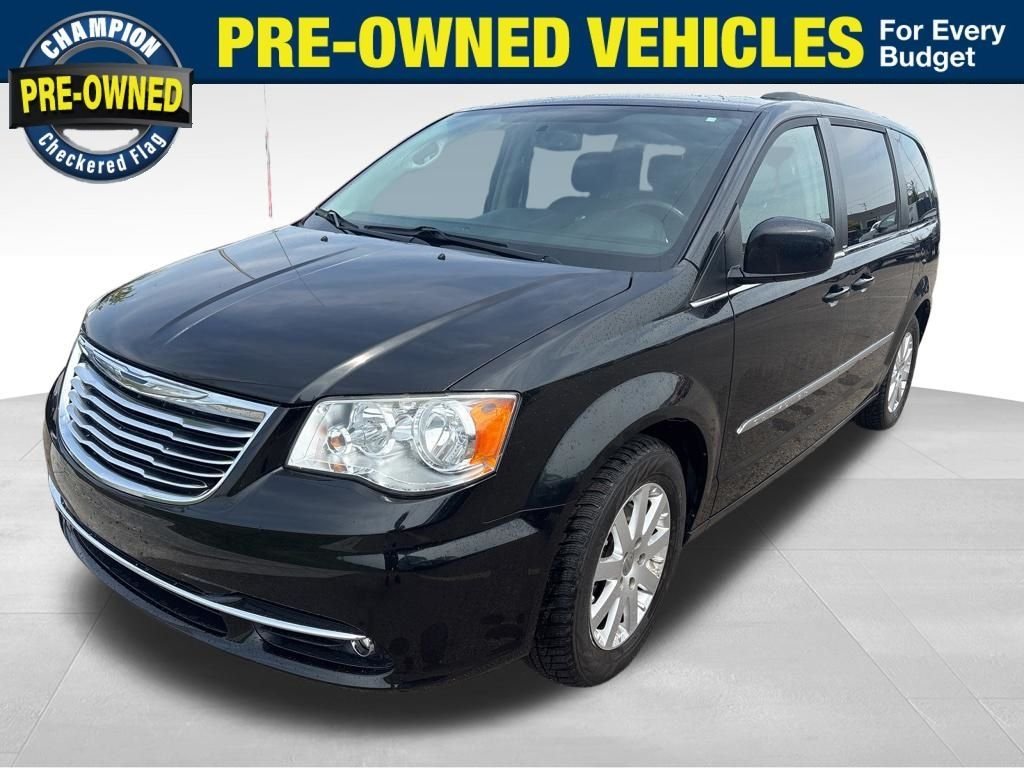 2014 Chrysler Town & Country Touring's photo