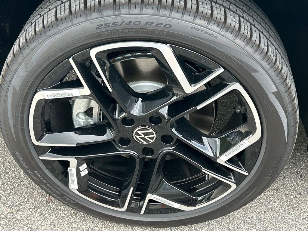 New 2026 Green Volkswagen 2.0T SEL R-Line Turbo image 57