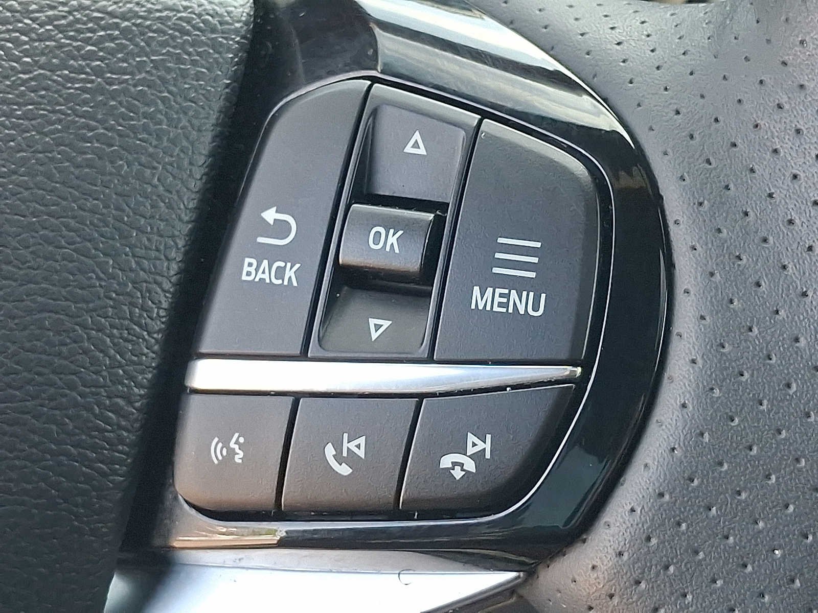 Used 2025 Carbonized Gray Metallic Ford ST-Line image 24