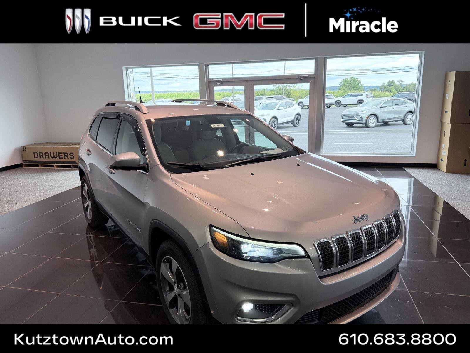 Used 2019 Billet Silver Metallic Clearcoat Jeep Limited image 1