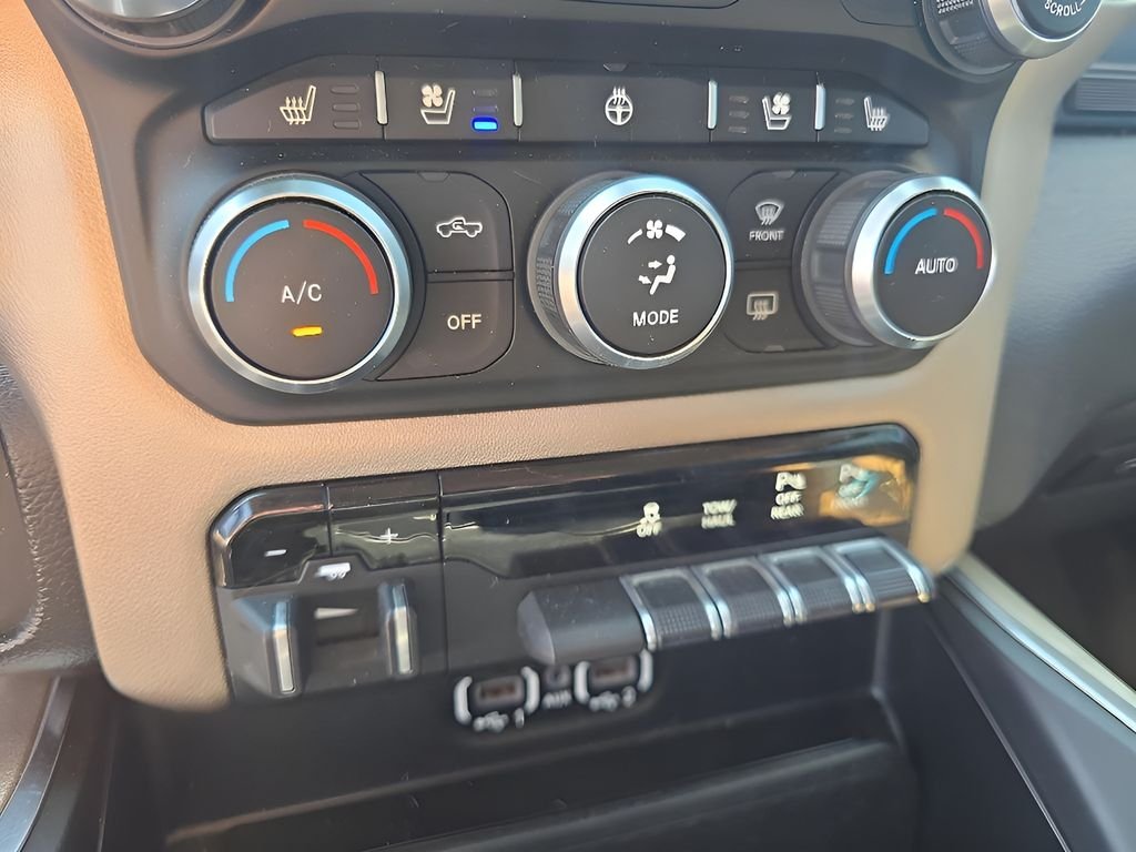Used 2020 Bright White Clearcoat Ram Laramie image 16