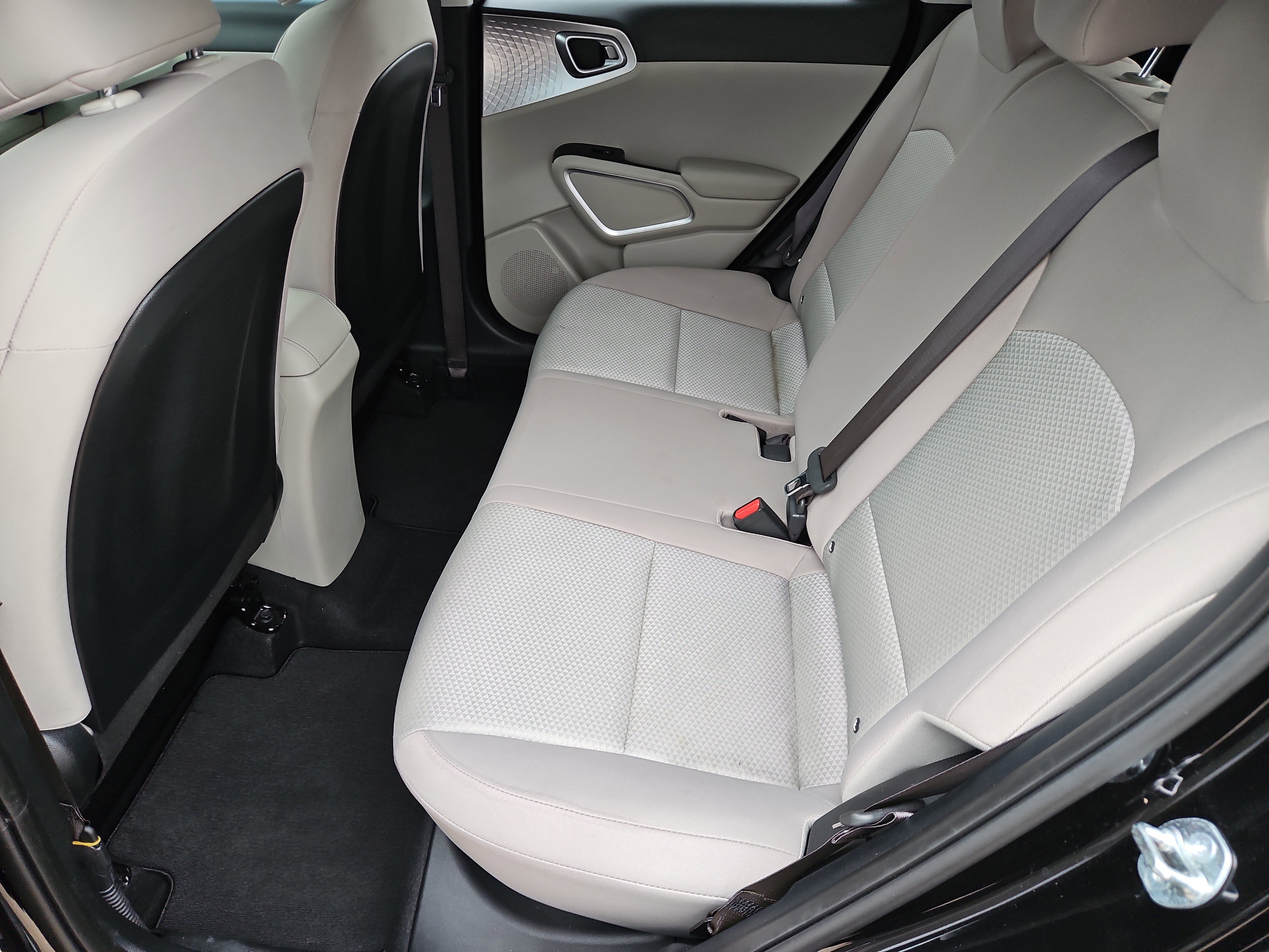 Certified Used 2025 Fusion Black Kia LX image 14