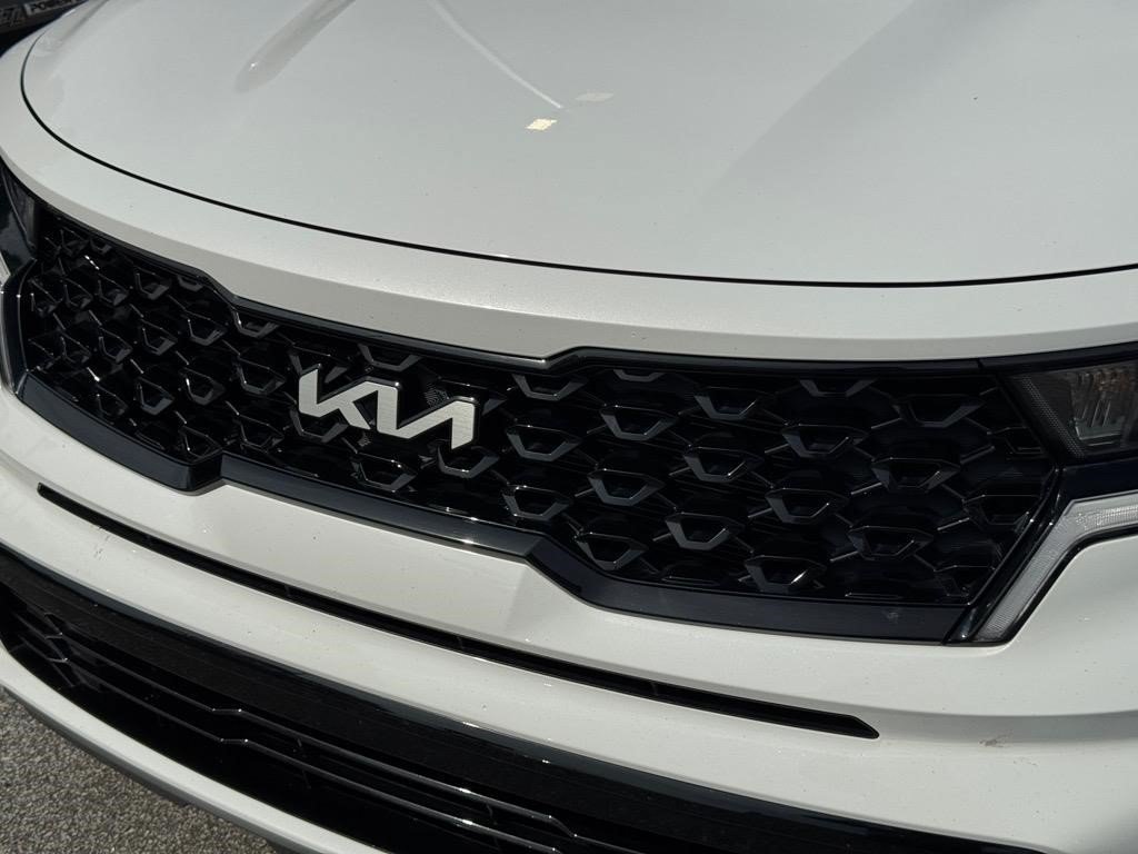 Used 2023 Glacial White Pearl Kia S image 21