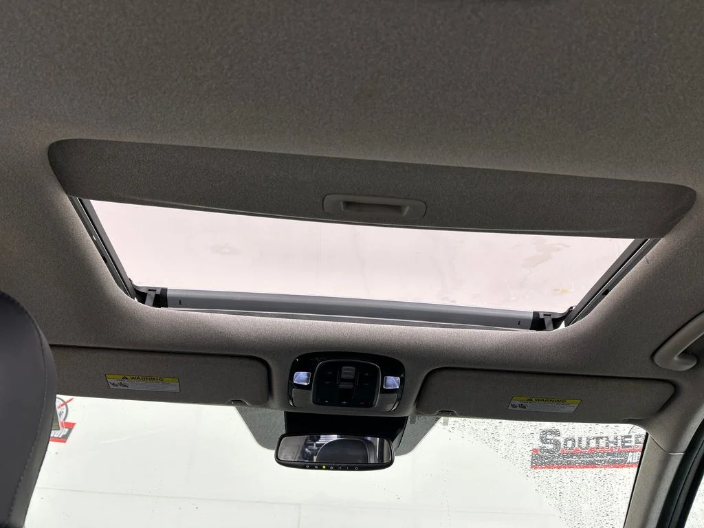 Used 2022 Silver Hyundai Limited image 20