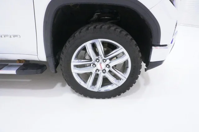 Used 2024 INTERSTELLAR WHITE GMC SLT image 5
