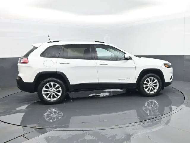 Certified Used 2020 Bright White Clearcoat Jeep Latitude image 4