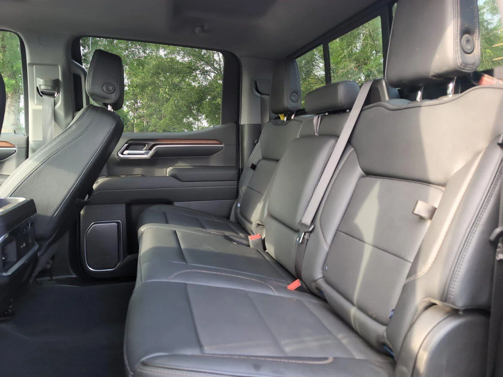 Used 2025 Downpour Metallic GMC Denali image 35