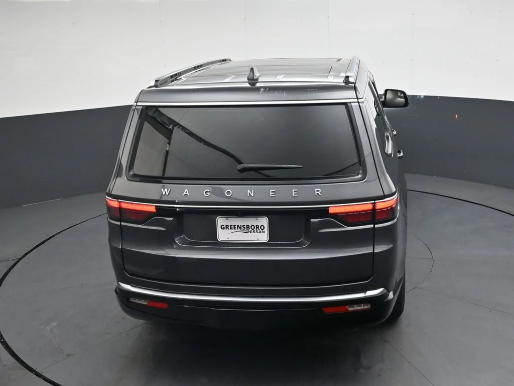 Used 2024 Gray Jeep Base image 37