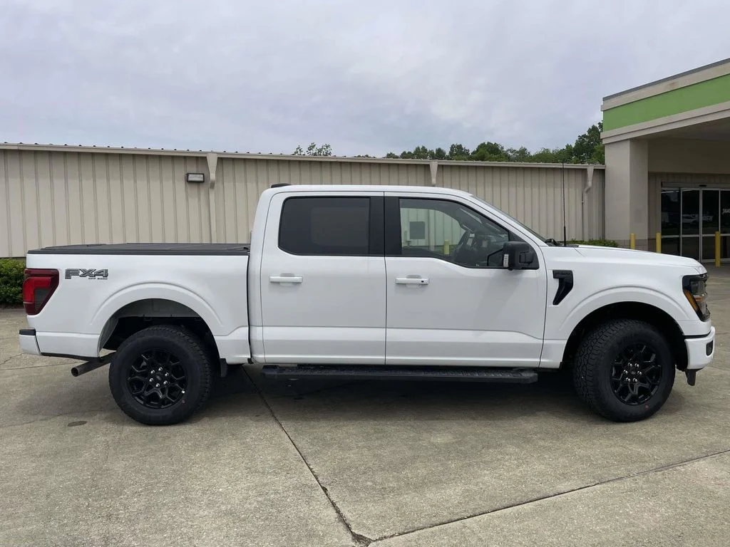 New 2026 White Ford XLT image 2