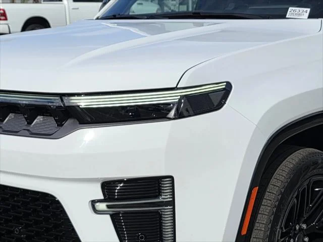 New 2026 Bright White Clear-Coat Exterior Paint Jeep Grand Wagoneer image 8