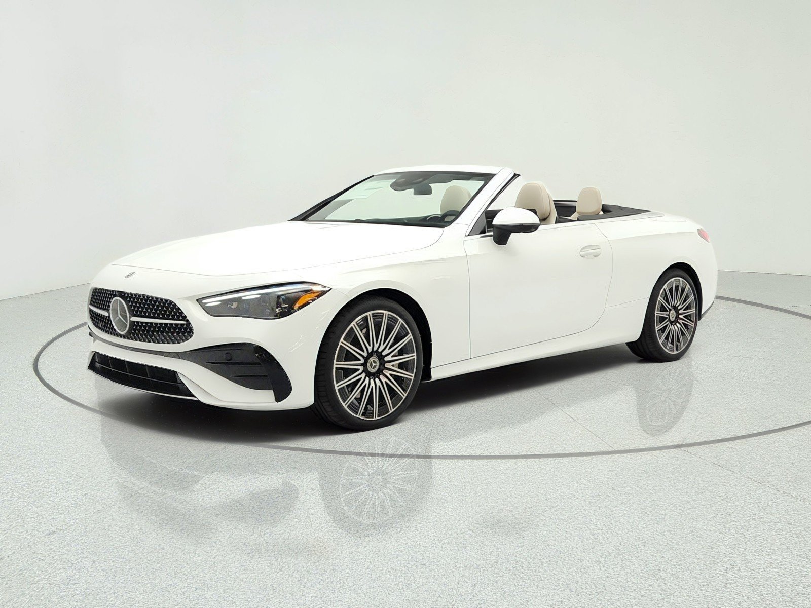 New 2026 MANUFAKTUR Moonlight White Metallic Mercedes-Benz CLE 450 4MATIC® Cabriolet image 16
