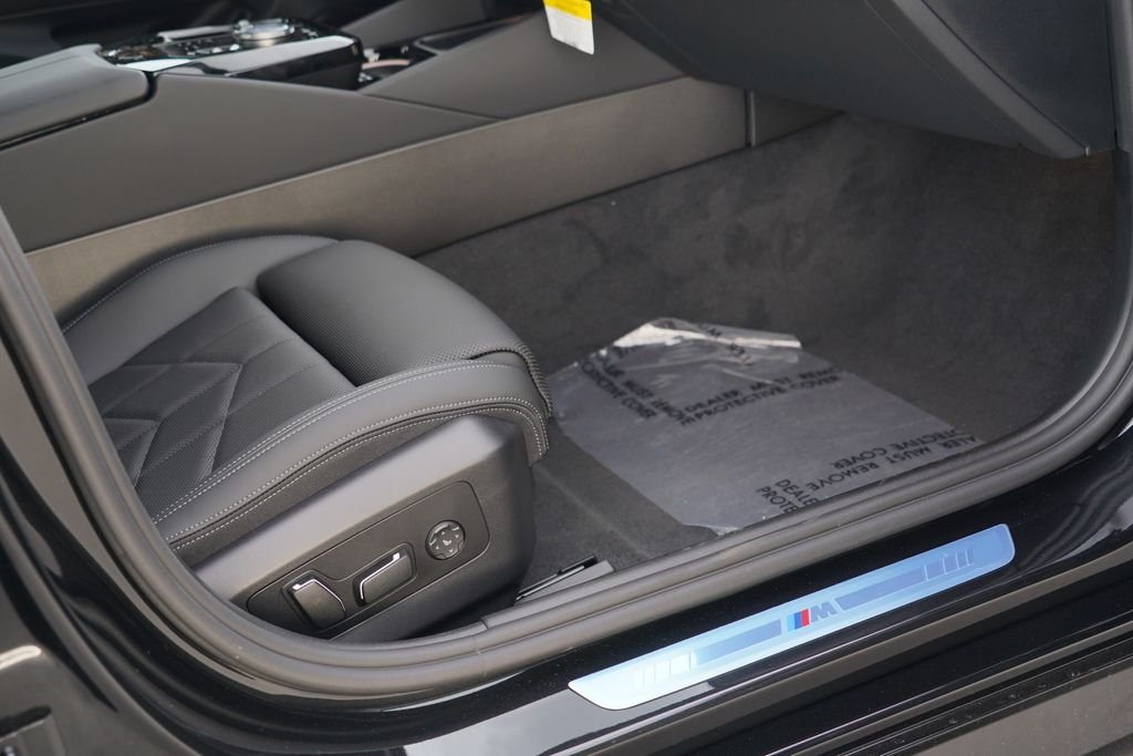 New 2027 Black Sapphire Metallic BMW 530i image 19