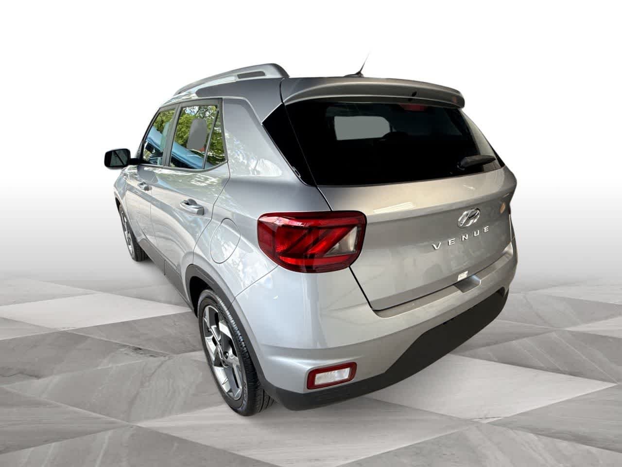 2025 Hyundai Venue SEL - Photo 6