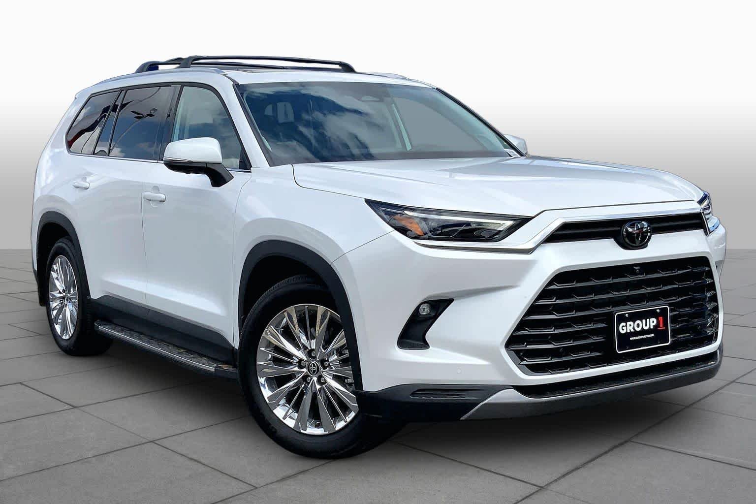 Used 2026 Wind Chill Pearl Toyota Platinum image 3
