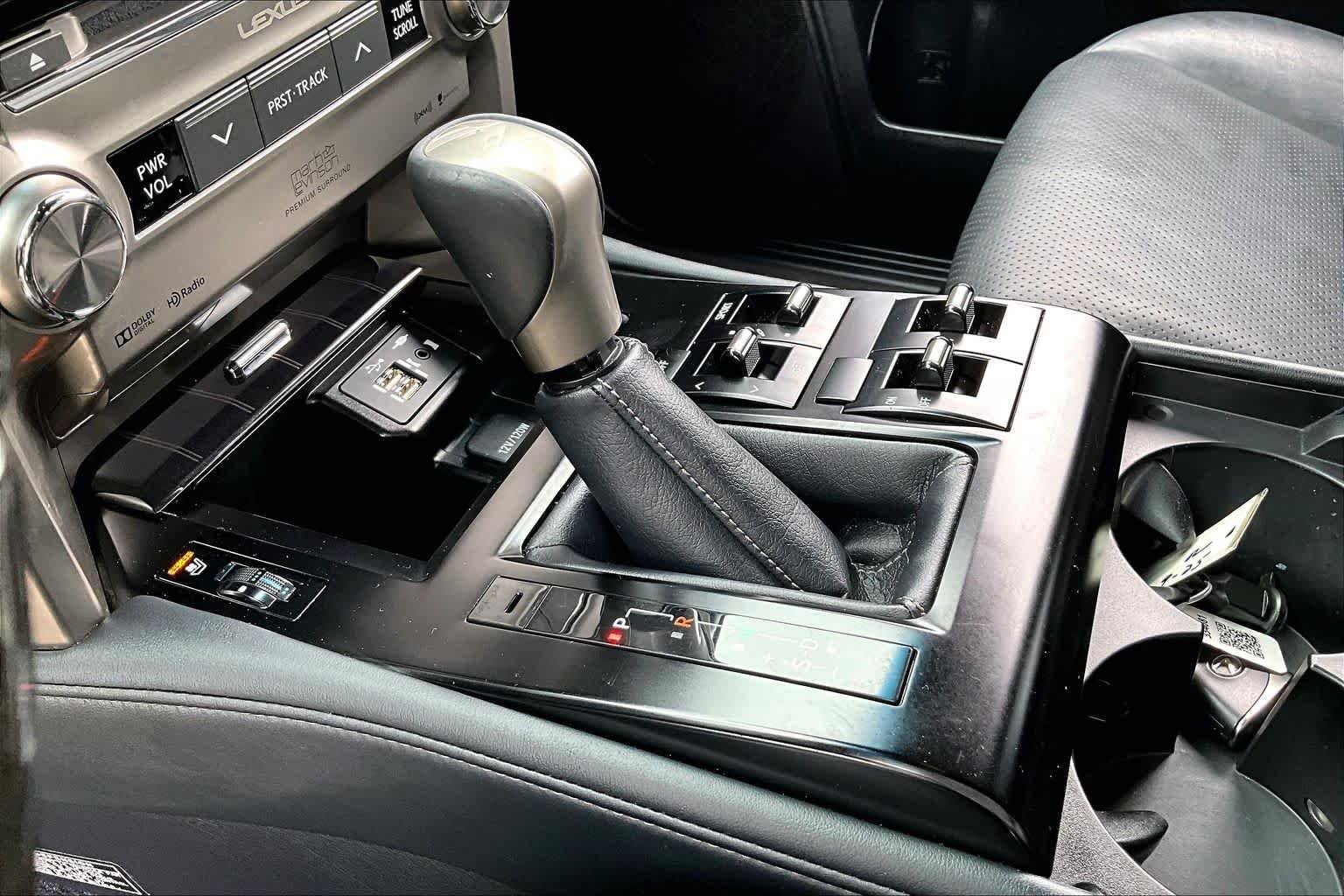 Used 2021 Starfire Pearl Lexus Luxury image 17