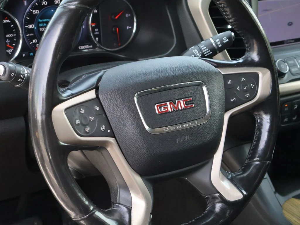 Used 2017 White GMC Denali image 24