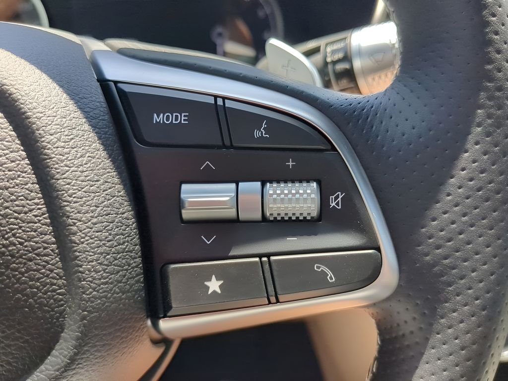 2026 GENESIS G70 Standard - Photo 23