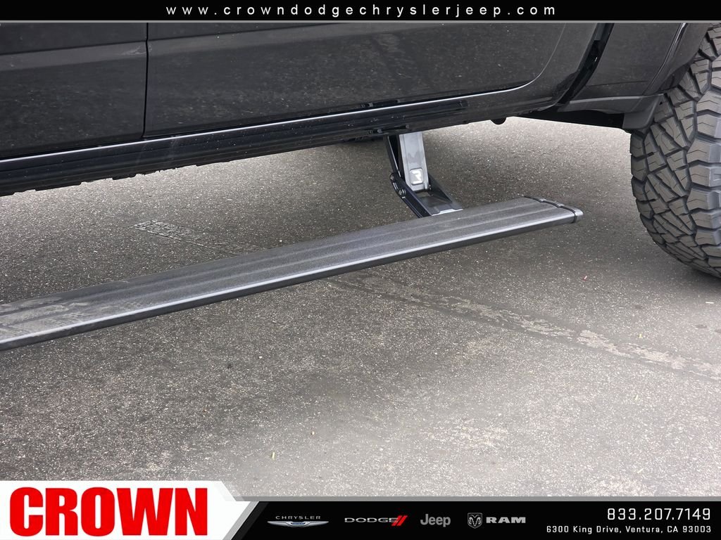New 2026 Diamond Black Crystal Pearl-Coat Exterior Paint RAM Laramie image 10