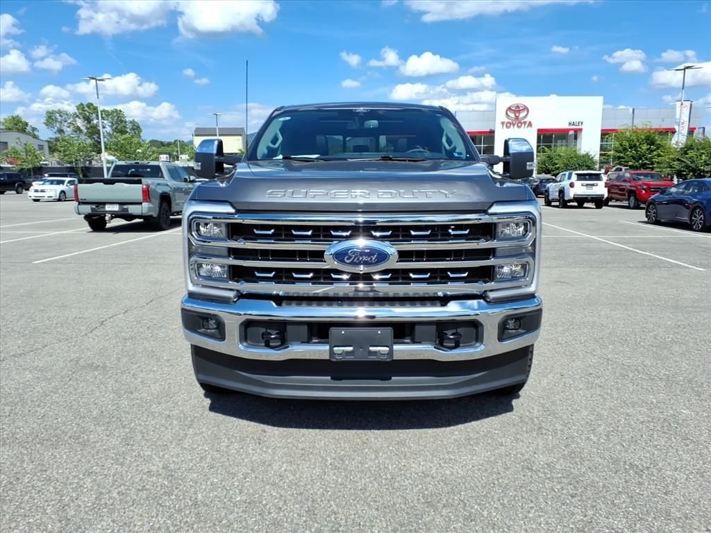Used 2025 Gray Ford Lariat image 10