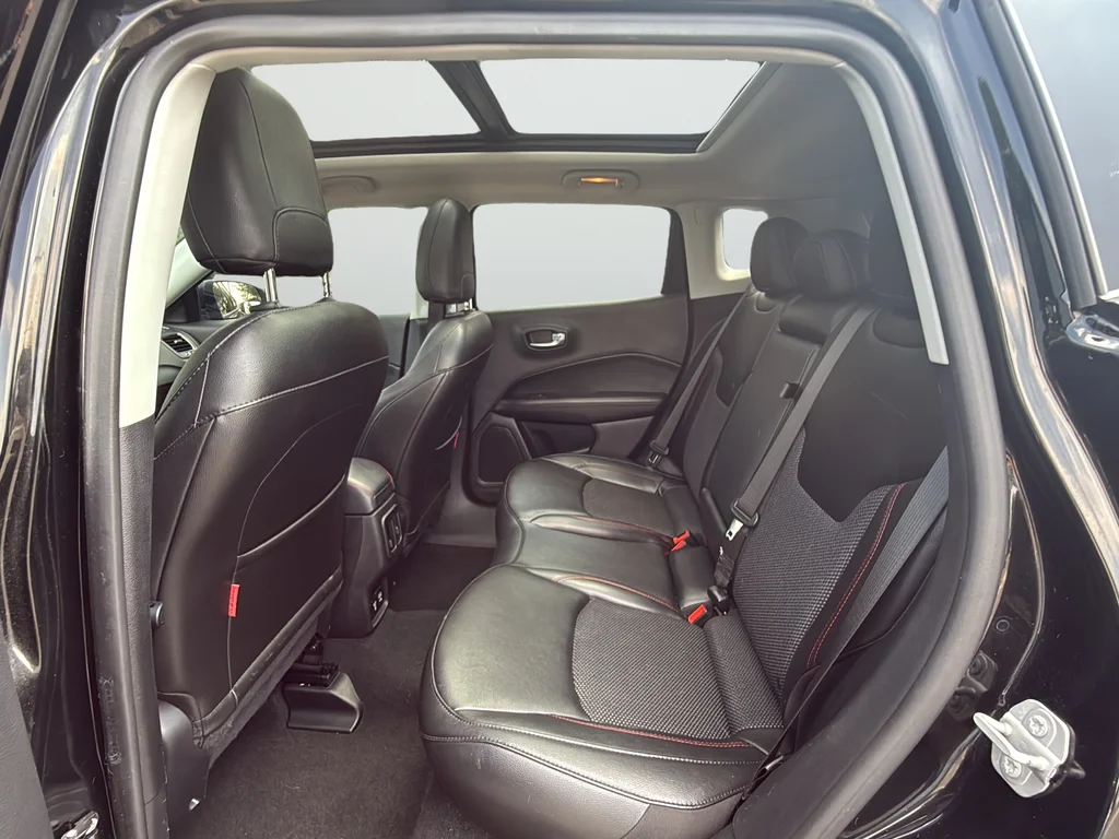 Used 2020 Black Jeep Trailhawk image 12