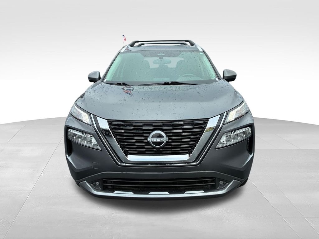 Used 2022 Gray Nissan SL image 6