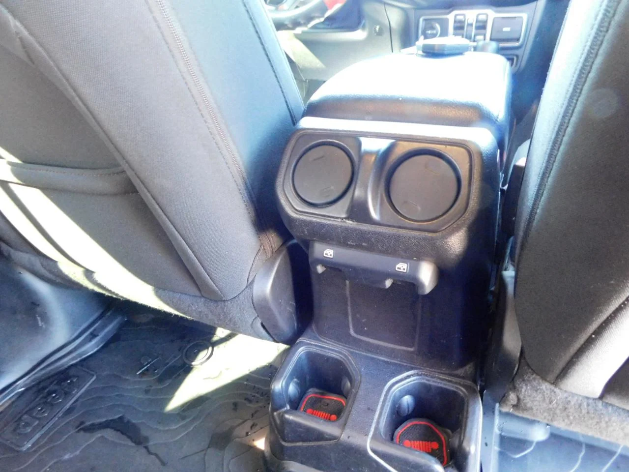 Used 2019 Gray Jeep SPORT S 4X4 image 14