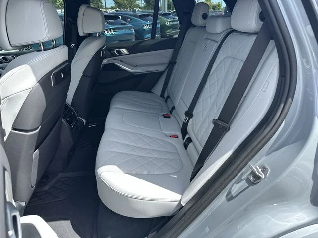 Used 2025 Gray BMW sDrive40i image 23