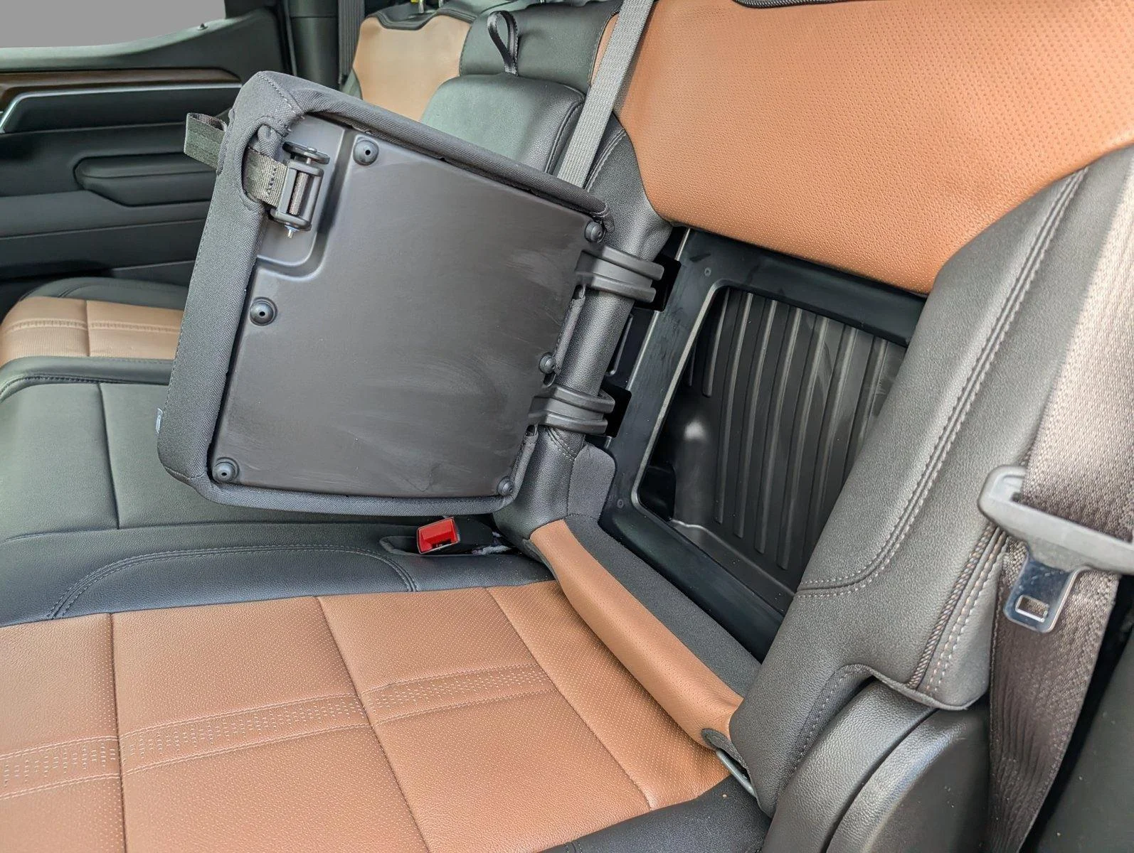 Used 2025 Sterling Gray Metallic Chevrolet High Country image 37