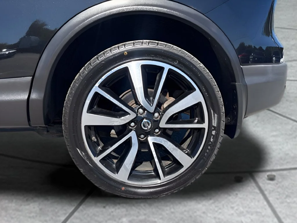 Used 2019 Black Nissan SL image 32