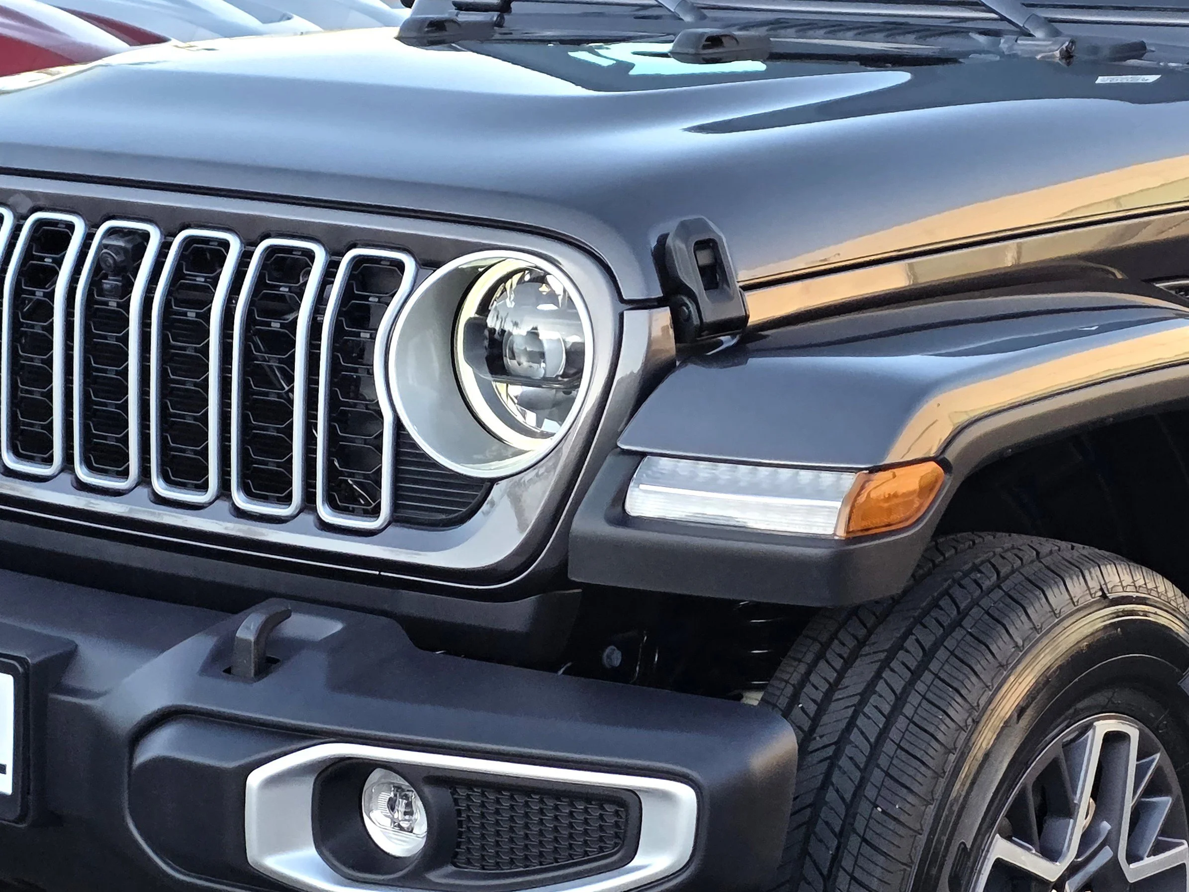 New 2026 Crystal Metallic Jeep Sahara image 8