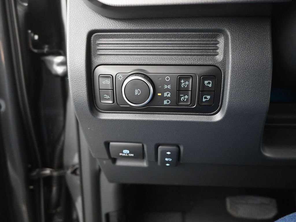 New 2026 Carbonized Gray Metallic Ford Platinum image 13