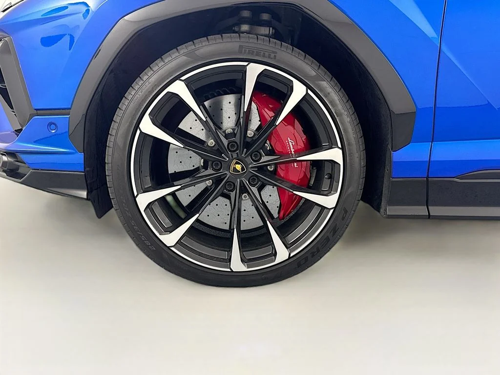 Used 2023 Blue Lamborghini S image 35
