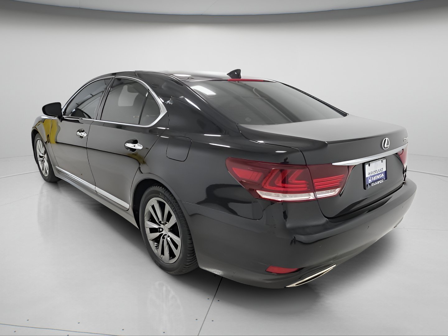 Used 2016 Obsidian Lexus 460 image 4