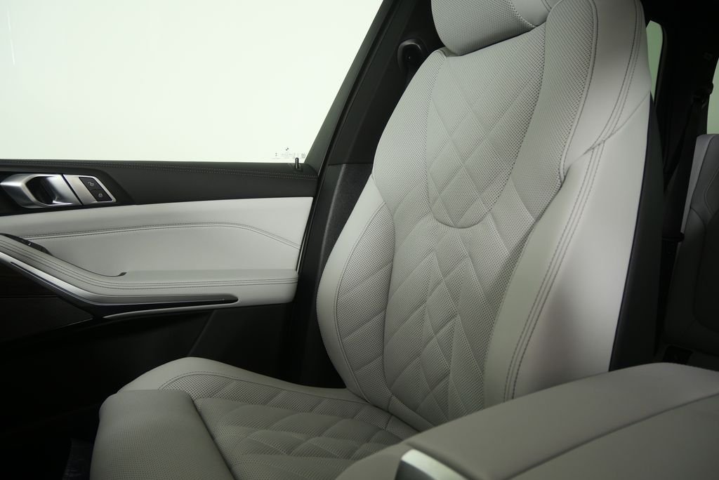 New 2026 Alpine White BMW sDrive40i image 22