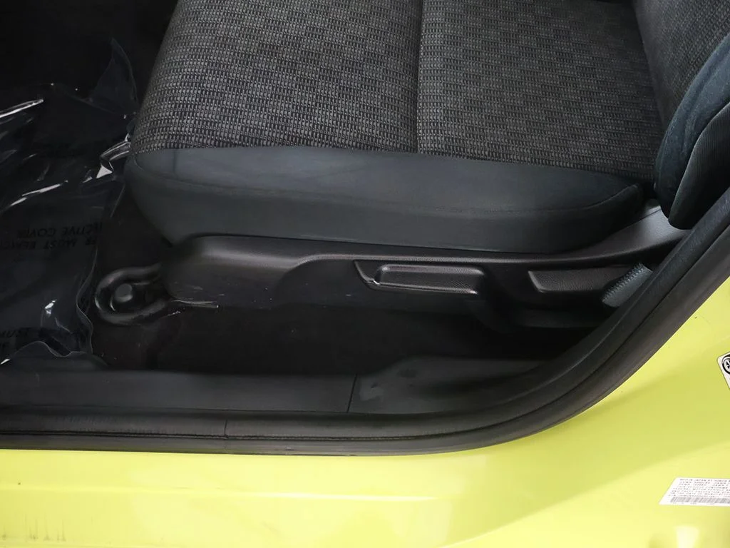 Used 2016 Mystic Yellow Pearl Honda LX image 27