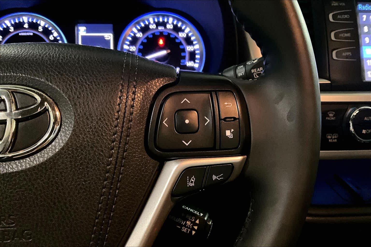 Used 2019 Midnight Black Metallic Toyota SE image 24