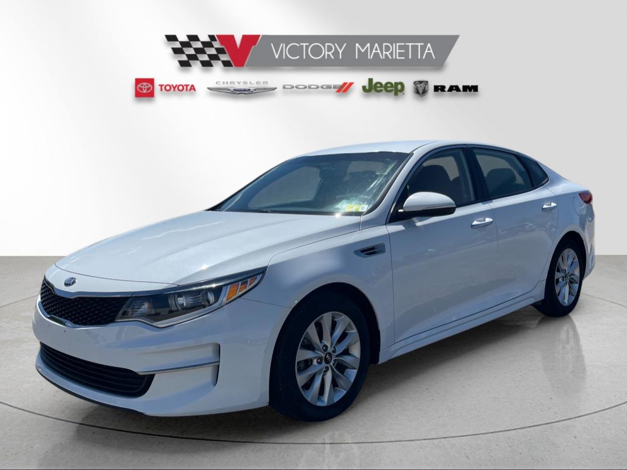 2017 Kia Optima LX AT's photo
