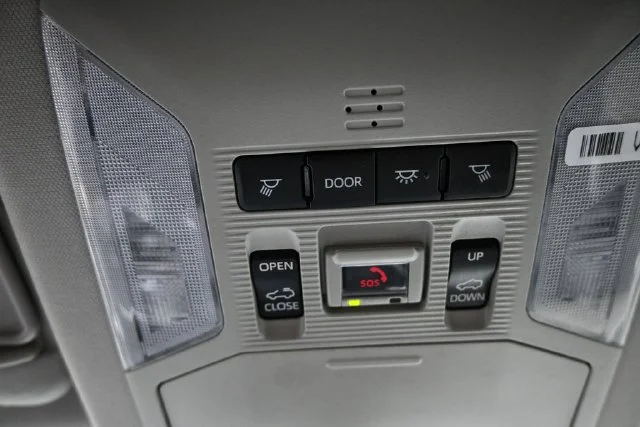 Used 2025 White Toyota XLE image 29
