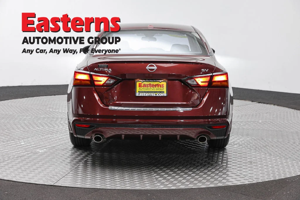 Used 2023 Red Nissan 2.5 SV image 6