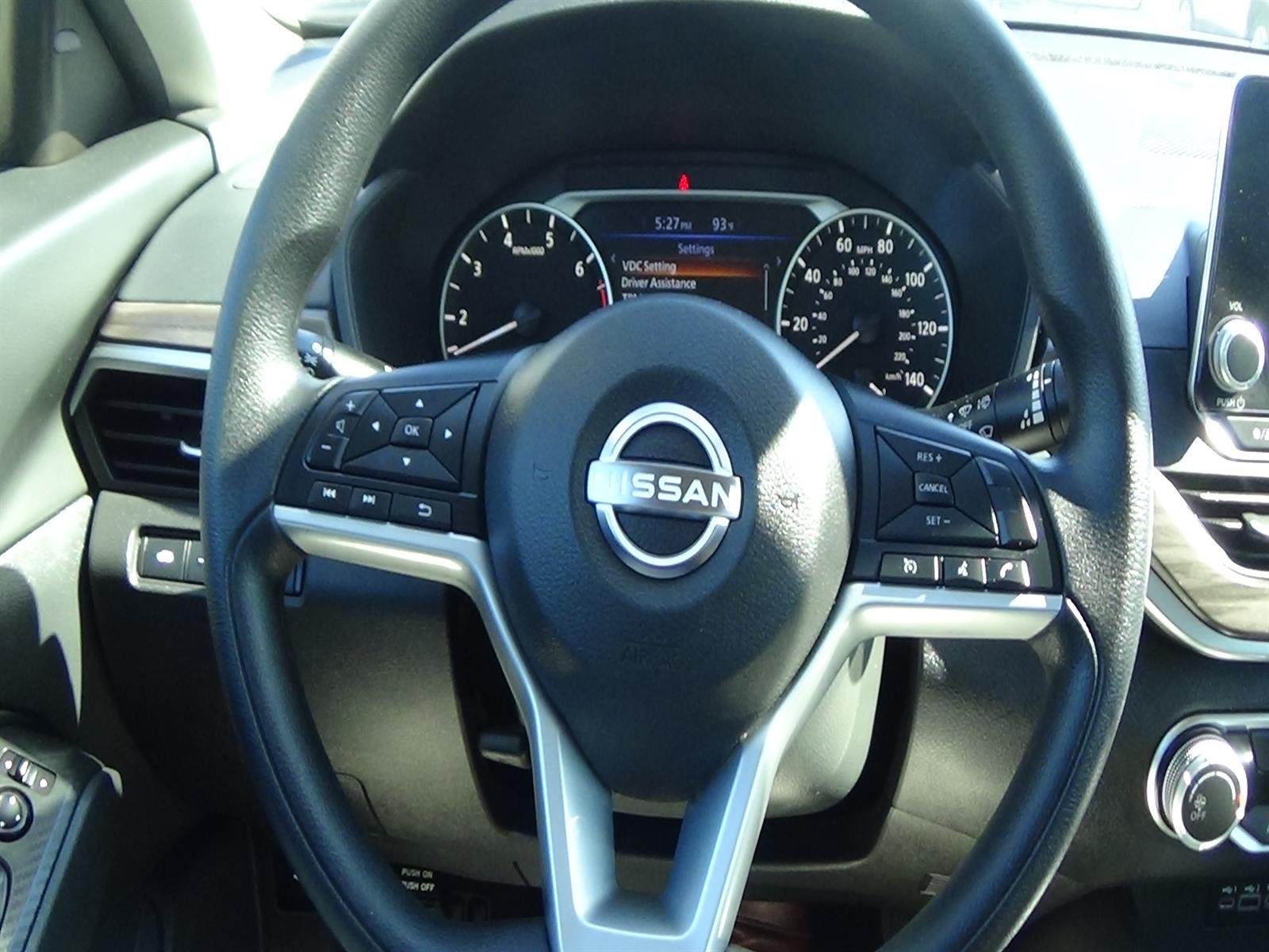Used 2025 Gun Metallic Kad Nissan 2.5 SV image 19