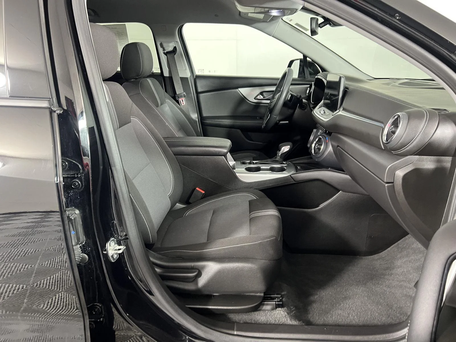 Used 2024 Black Chevrolet LT image 27