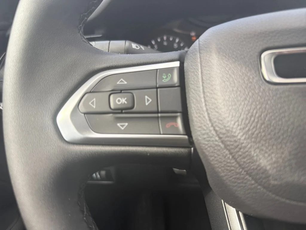 New 2026 Silver Jeep Latitude image 22