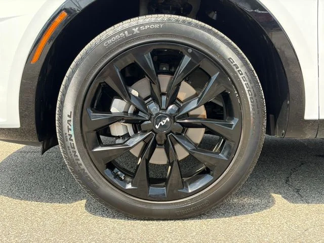 Certified Used 2023 White Kia SX image 4